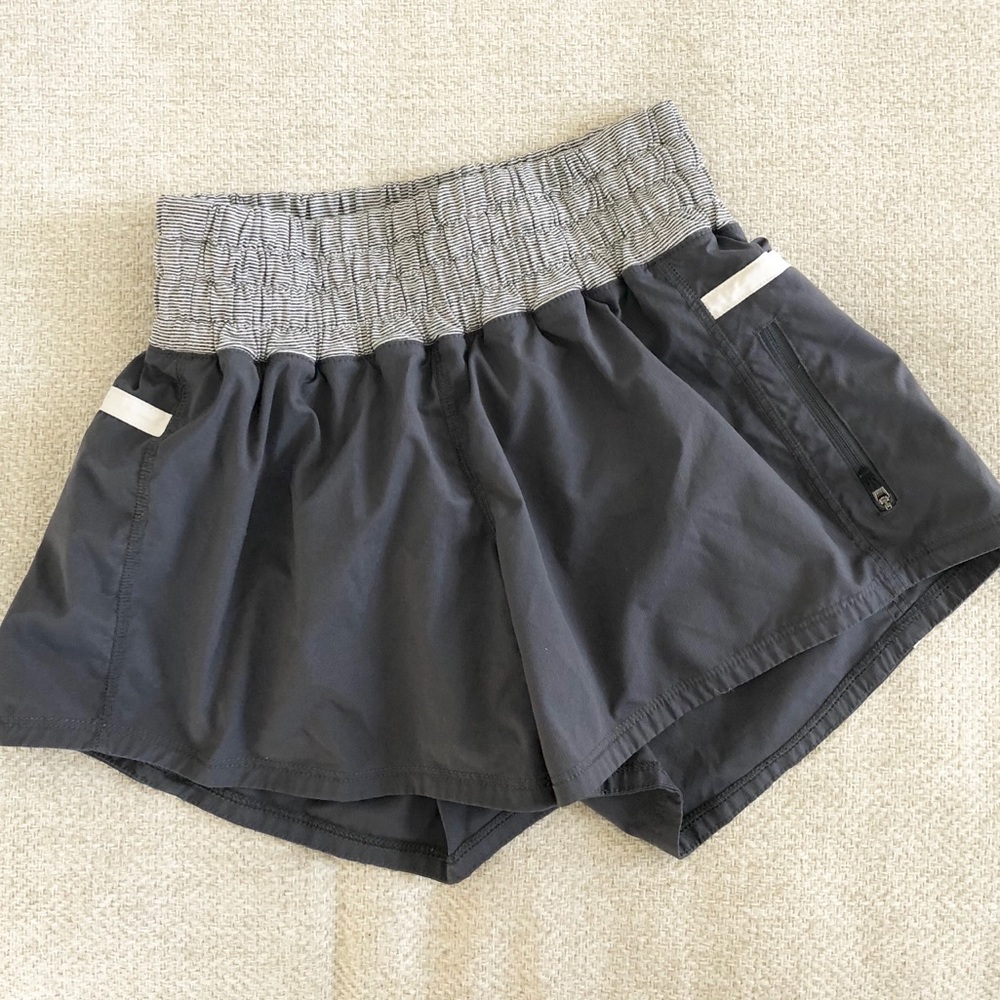 Lululemon 4” tracker shorts